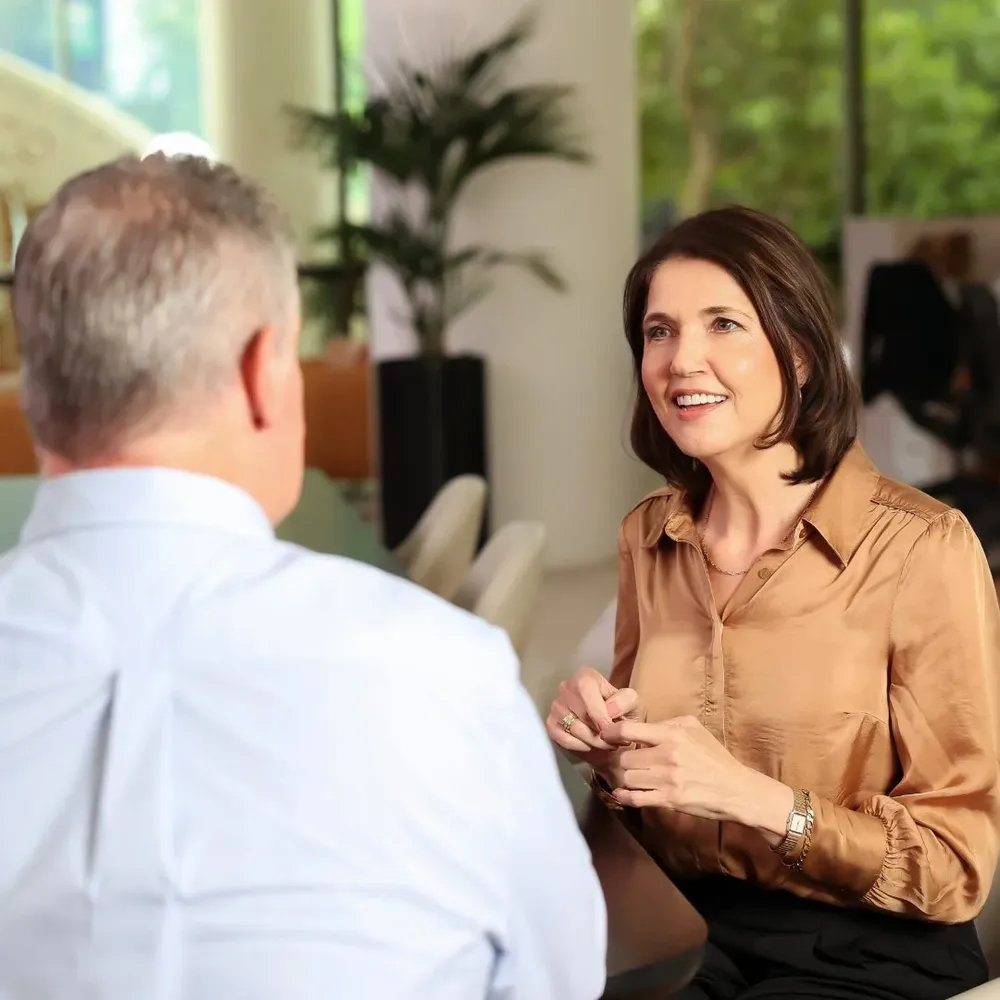 Annelie Peusschers in a therapy session